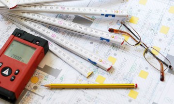 Licitaţie: Agenţia de Cadastru vrea să înregistreze imobile din 41 de judeţe